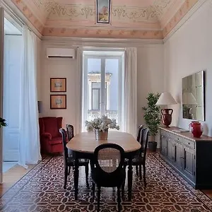 via-musumeci-103.taorminaitalyhotels.com/